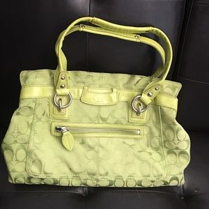 Authentic Coach bag in a great condition!